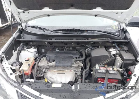 2015 Toyota Rav4 Le z USA, uszkodzony, nr VIN JTMZFREV4FJ054614